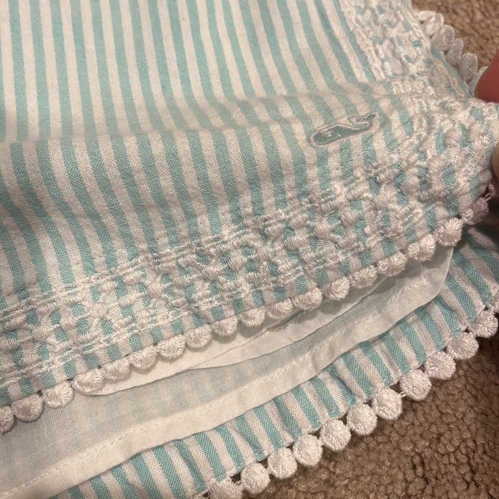VINEYARD VINES | small | lined eyelet trim shorts - Picture 3 of 4